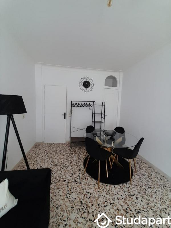 Chambre - 13 m² - 1 pièce