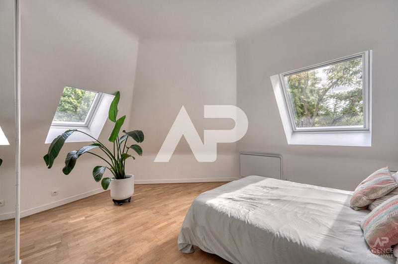 Maison - 337 m² - 8 pièces