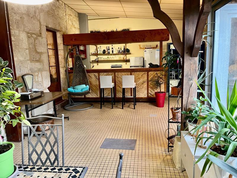 Maison - 331 m² - 10 pièces