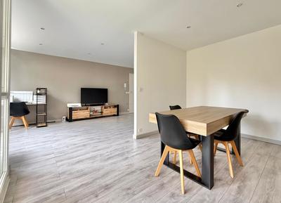 Appartement - 117 m² - 7 pièces