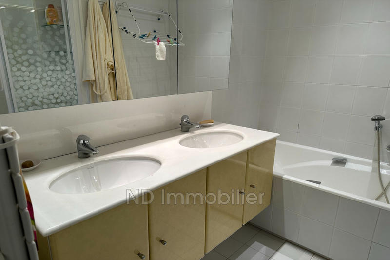 Appartement - 77 m² - 3 pièces