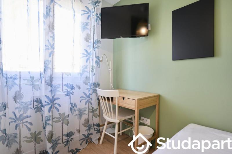 Chambre - 11 m² - 1 pièce