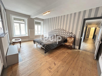 Maison - 198 m² - 10 pièces