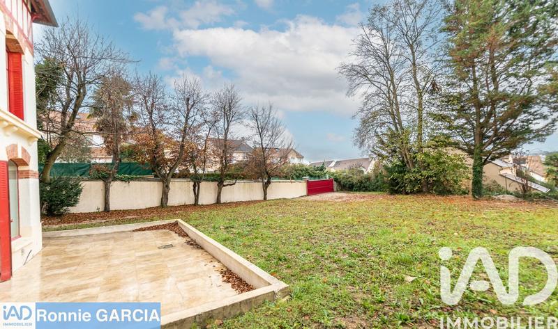 Maison - 210 m² - 8 pièces