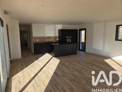 Maison - 104 m² - 4 pièces