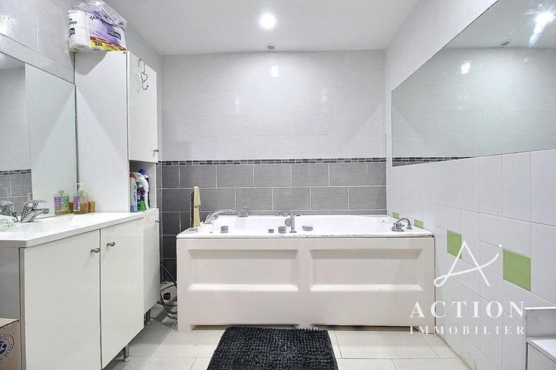 Maison - 180 m² - 7 pièces