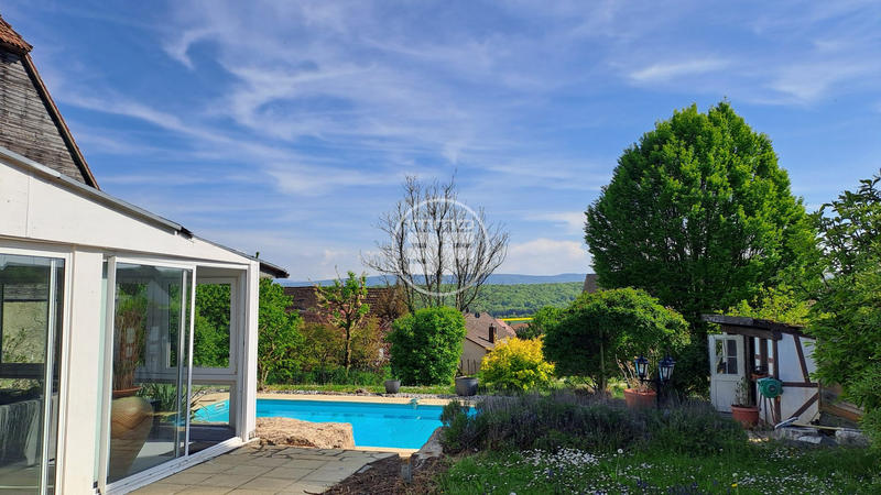 Maison - 200 m² - 6 pièces