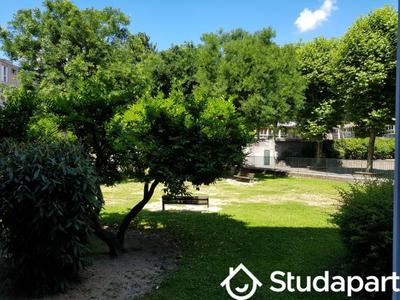 Chambre - 10 m² - 1 pièce