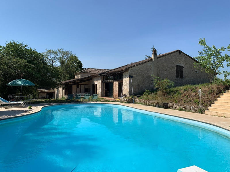 Maison - 362 m² - 9 pièces