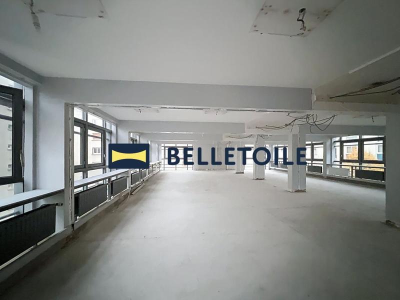 Bureau - 196 m²