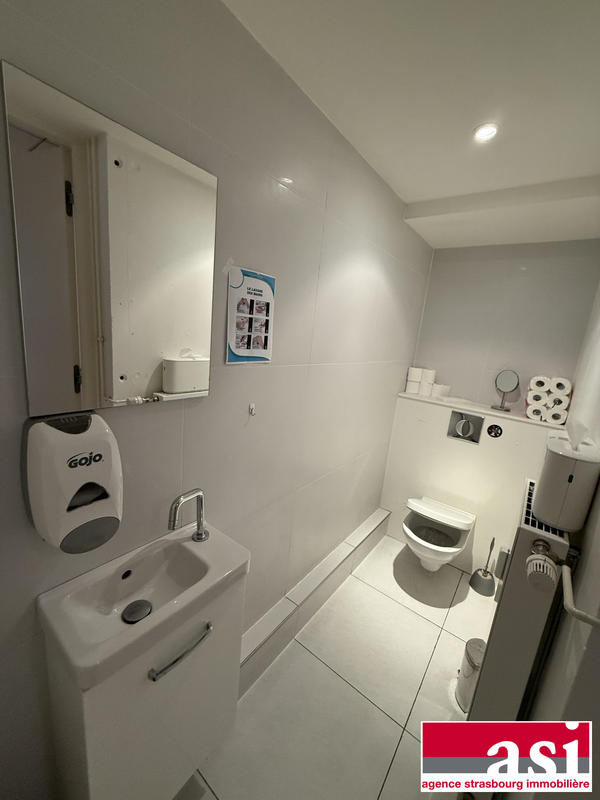 Local d'activités - 90 m² - 3 pièces