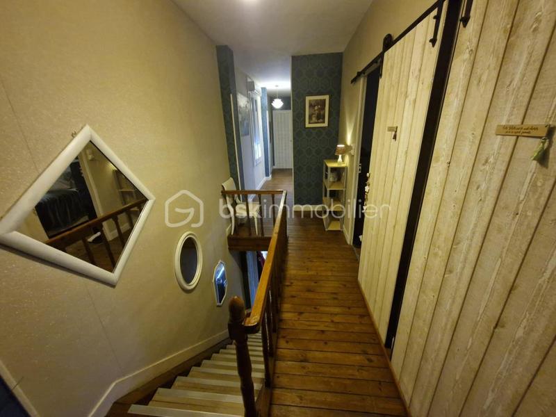 Maison traditionnelle - 170 m² - 6 pièces