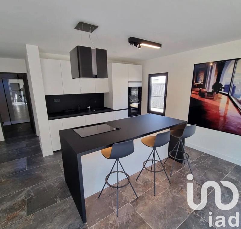 Maison - 90 m² - 3 pièces