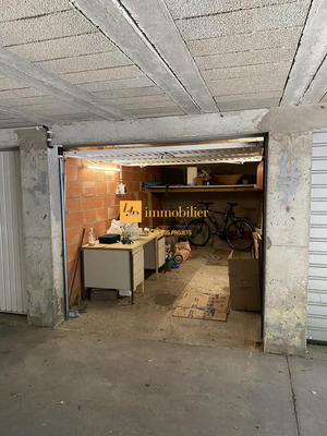 Parking / Garage - 13 m²