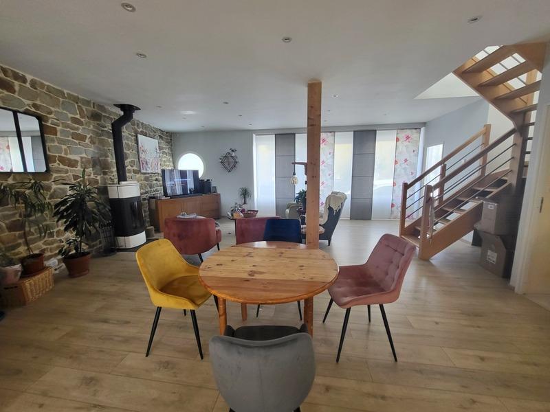 Maison - 134 m² - 8 pièces