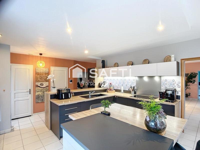 Maison - 280 m² - 8 pièces