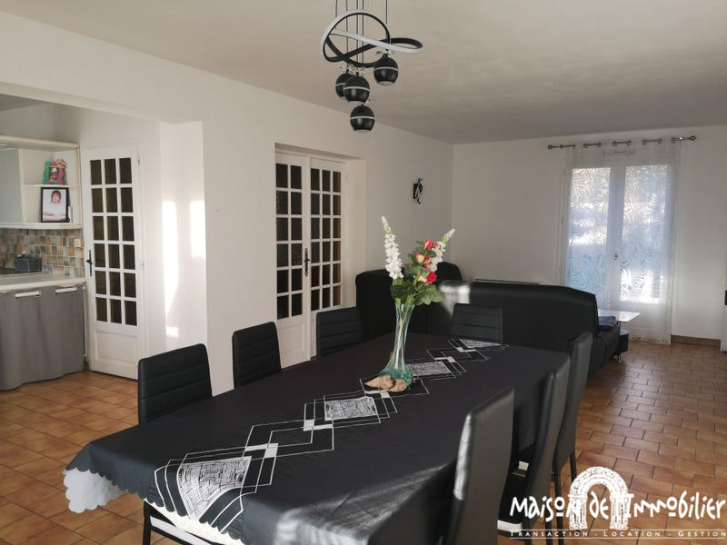 Maison - 185 m² - 8 pièces