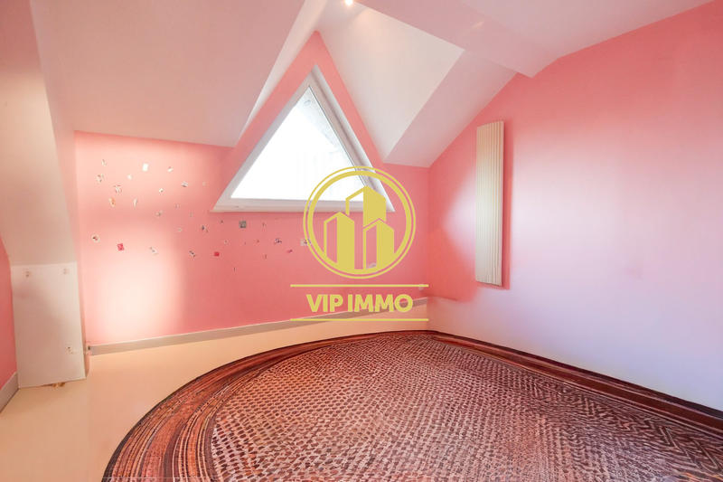 Maison - 241 m² - 6 pièces