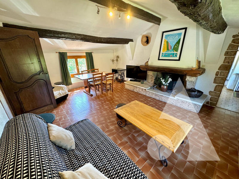 Maison - 470 m² - 17 pièces