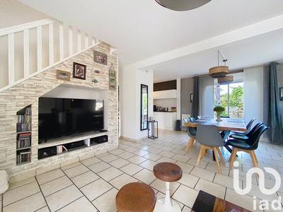 Maison - 211 m² - 11 pièces