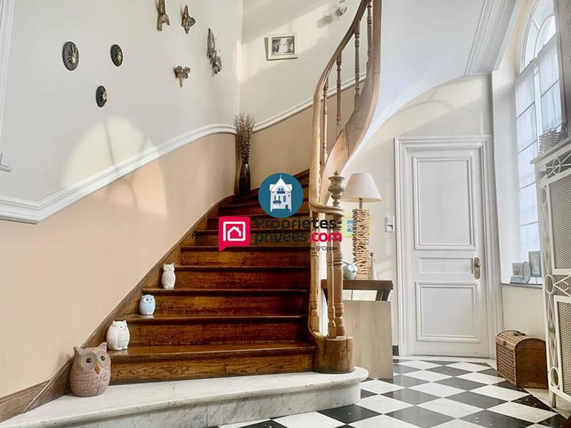 Maison - 316 m² - 12 pièces