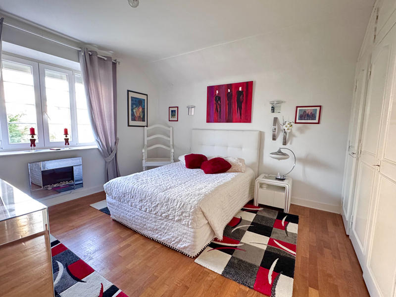 Maison - 166 m² - 7 pièces