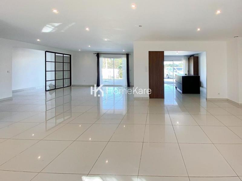 Maison - 170 m² - 6 pièces