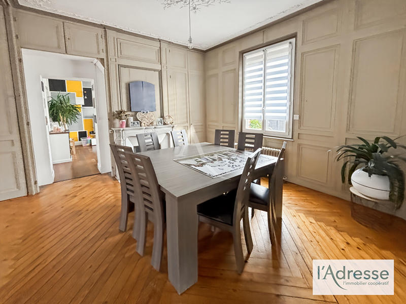 Maison - 189 m² - 8 pièces