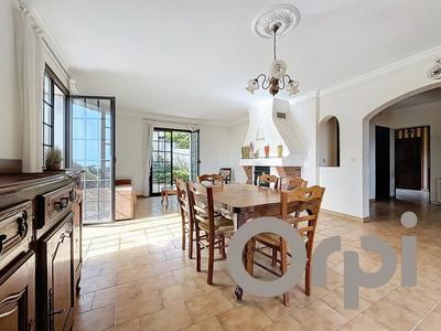 Maison - 160 m² - 5 pièces