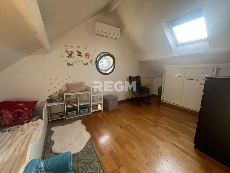 Maison - 142 m² - 6 pièces