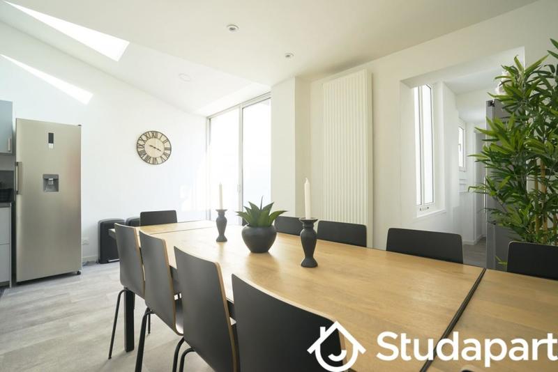 Chambre - 13 m² - 1 pièce