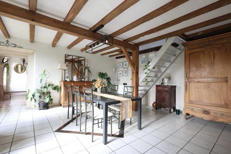 Maison - 260 m² - 8 pièces