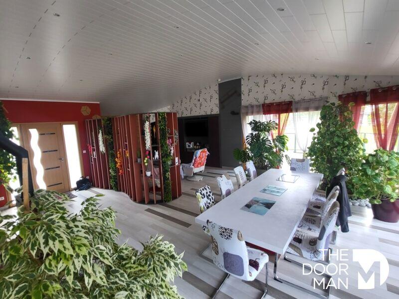 Maison - 209 m² - 6 pièces