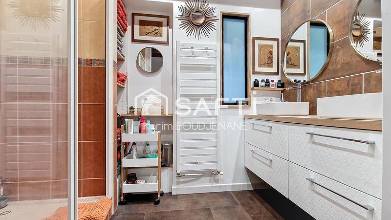 Maison - 215 m² - 7 pièces