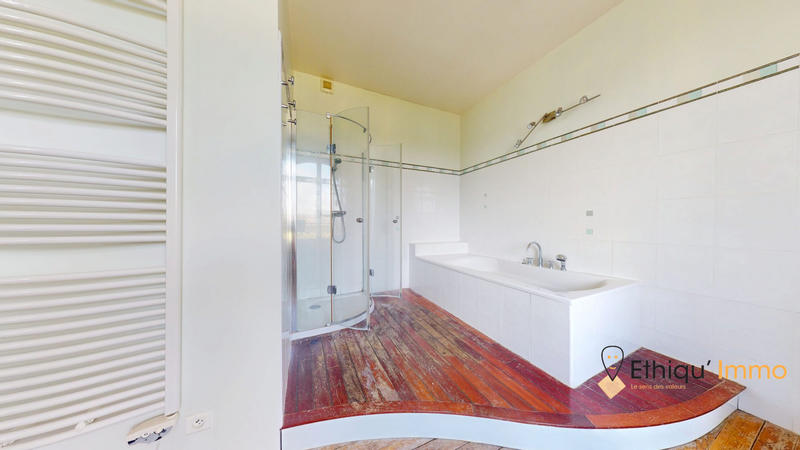 Maison - 424 m² - 10 pièces