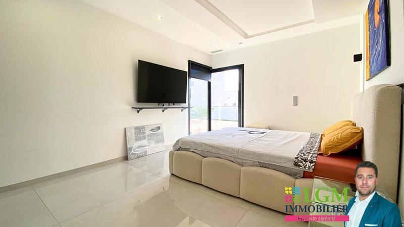 Maison - 211 m² - 5 pièces