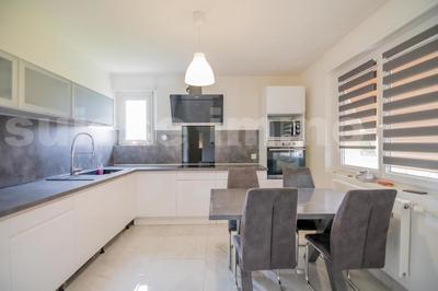 Maison - 123 m² - 6 pièces