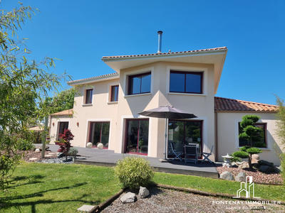 Maison contemporaine - 226 m² - 8 pièces