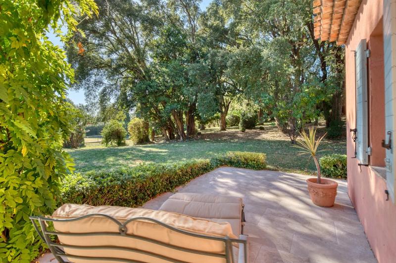 Villa - 237 m² - 8 pièces