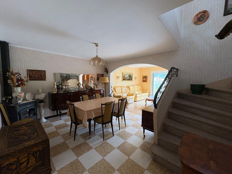 Maison - 98 m² - 5 pièces