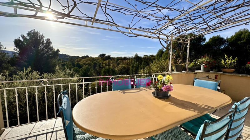 Maison - 233 m² - 5 pièces