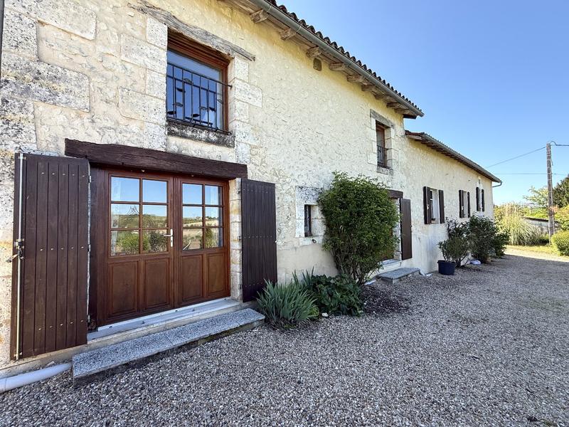 Maison - 220 m² - 6 pièces