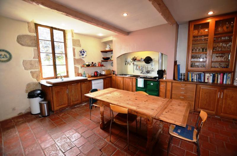 Propriété - 477 m² - 12 pièces