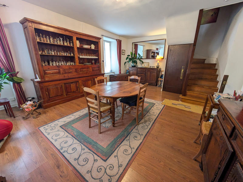 Maison - 307 m² - 16 pièces