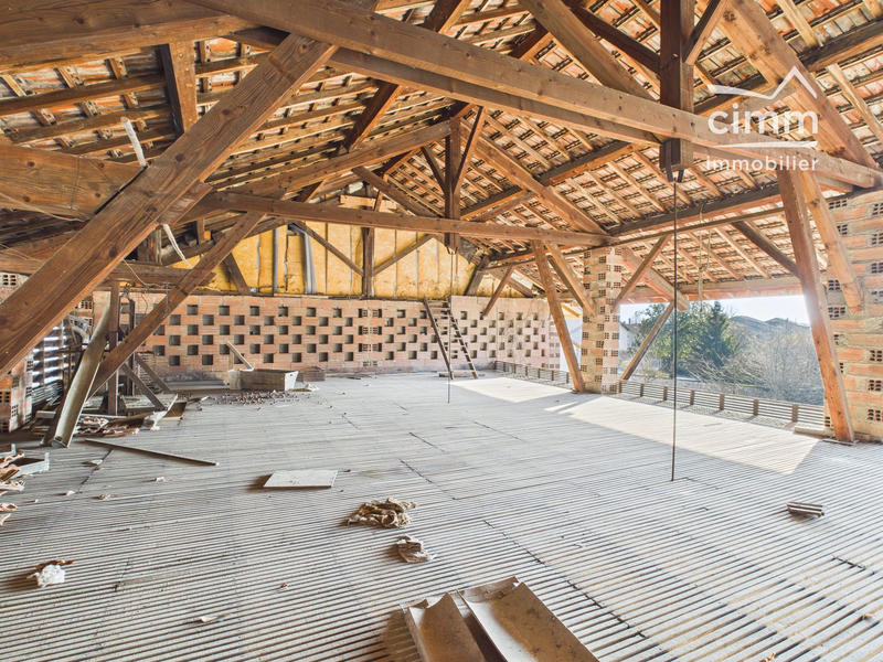 Maison ancienne - 300 m² - 3 pièces