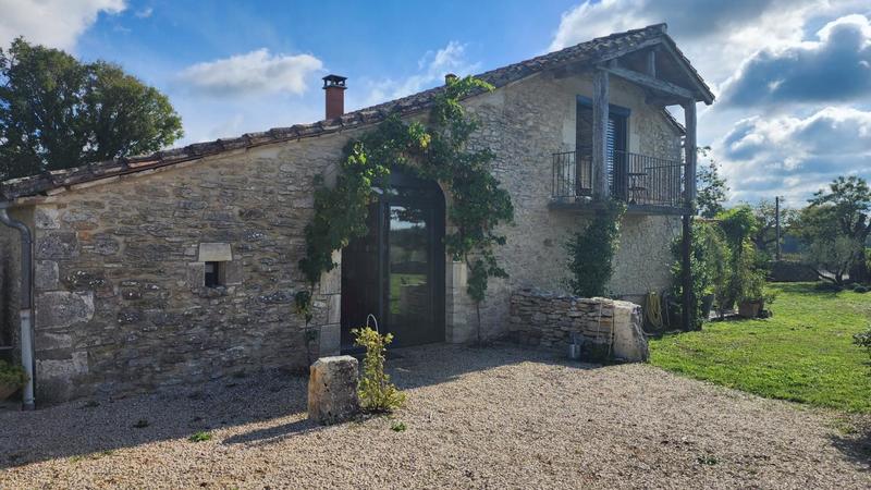 Maison - 260 m² - 6 pièces
