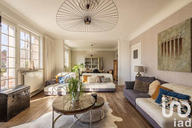 Maison - 260 m² - 9 pièces