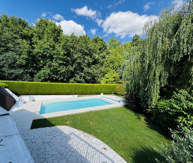 Villa - 220 m² - 10 pièces