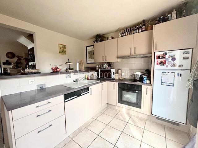 Maison traditionnelle - 88 m² - 4 pièces