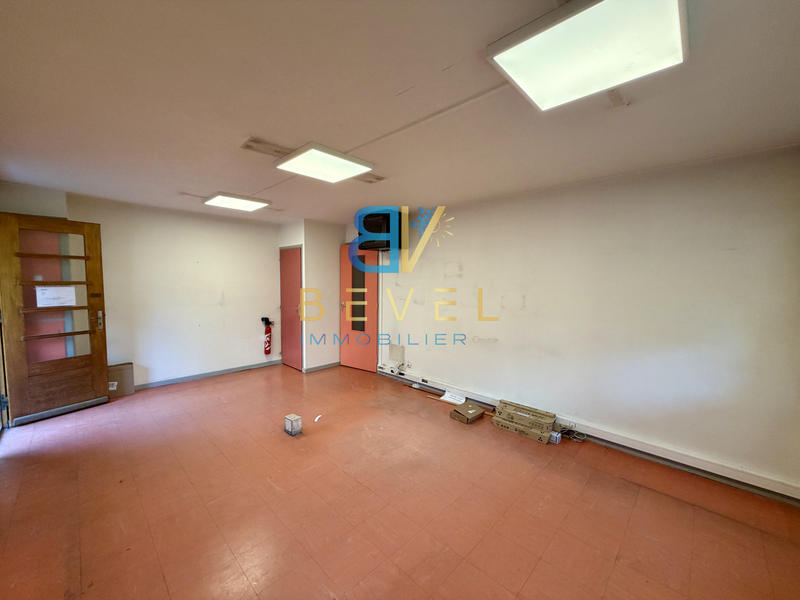 Local commercial - 77 m² - 3 pièces